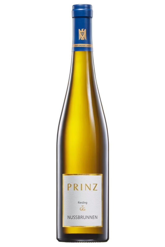 Prinz Nussbrunnen Riesling GG Weinflasche mit blau-goldenem Etikett freigestellt