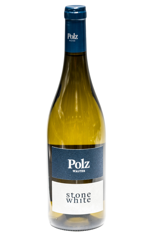 Polz Stone White Weinflasche mit blau-weißem Etikett auf weißem Hintergrund